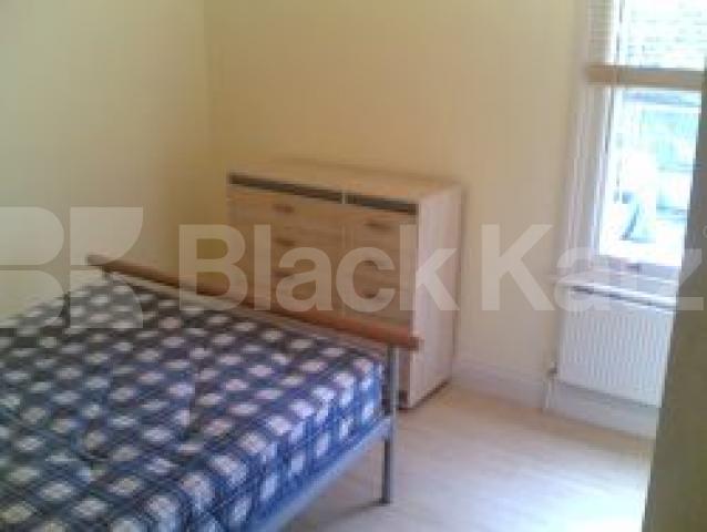 			4 Bedroom, 1 bath, 1 reception Flat			 Wightman Road, FINSBURY PARK/GREEN LANES N4
